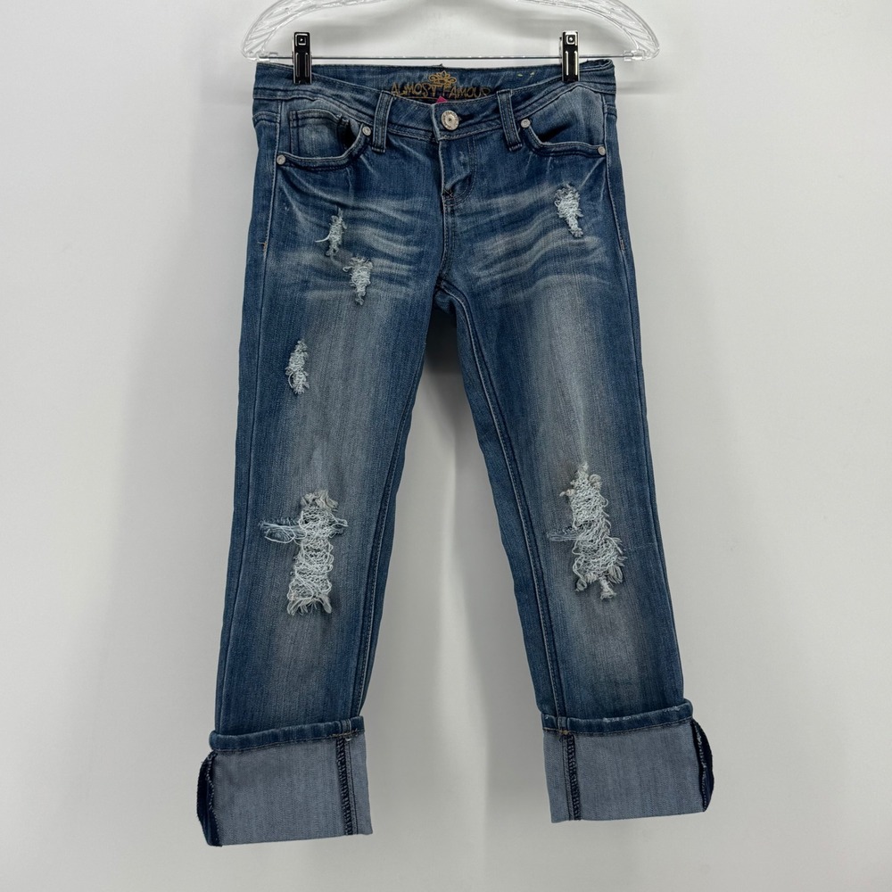 Almost Famous Womens Distressed Capri Jeans Medium Wash Low Rise Cuffed Size 3